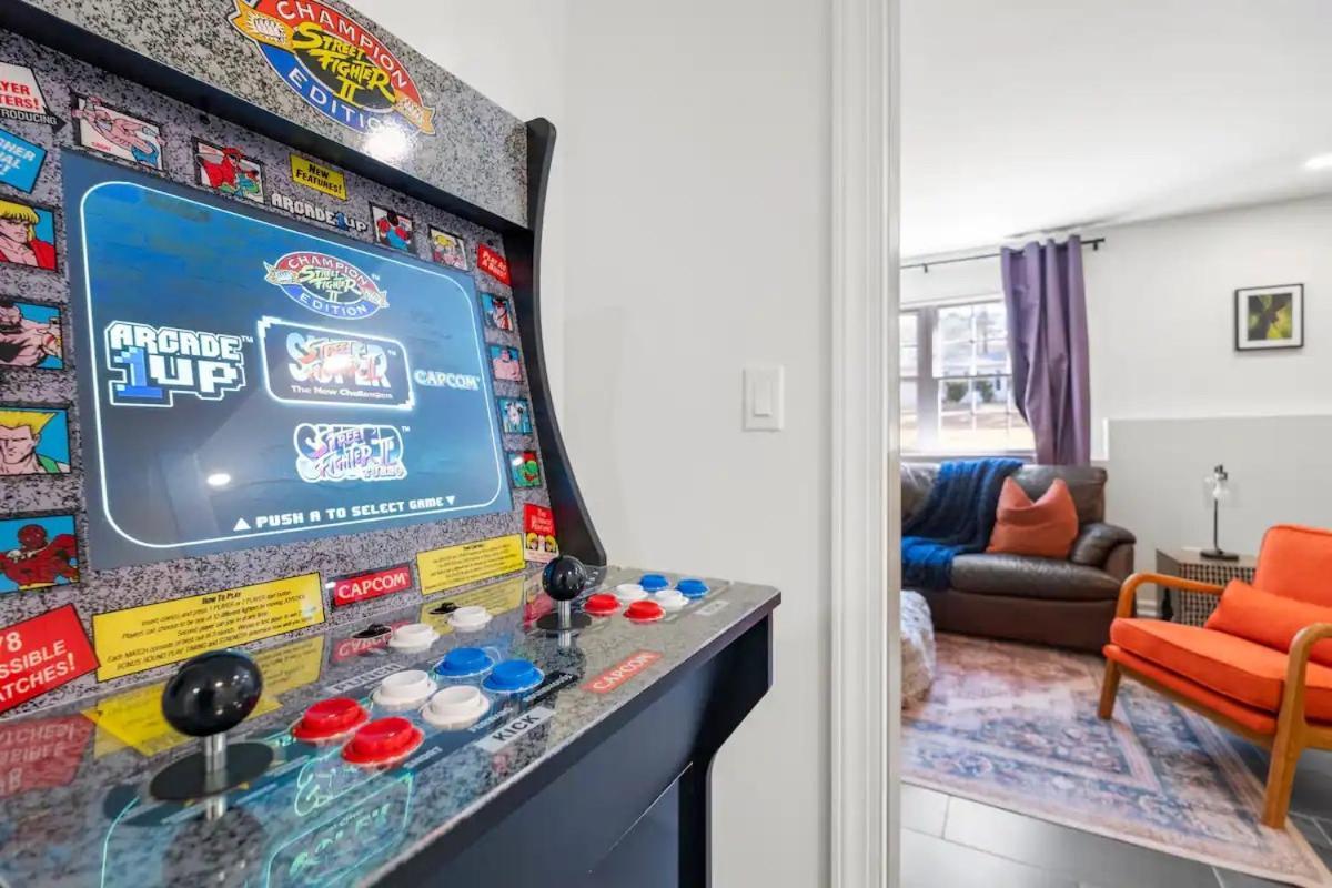 Outdoor Projector, Arcade, Fire Pit, 2 Car Garage, 2 Living Rooms Snellville Luaran gambar